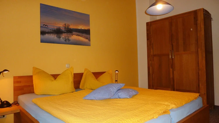 Schlafzimmer 1 Fewo1 Bild 2
